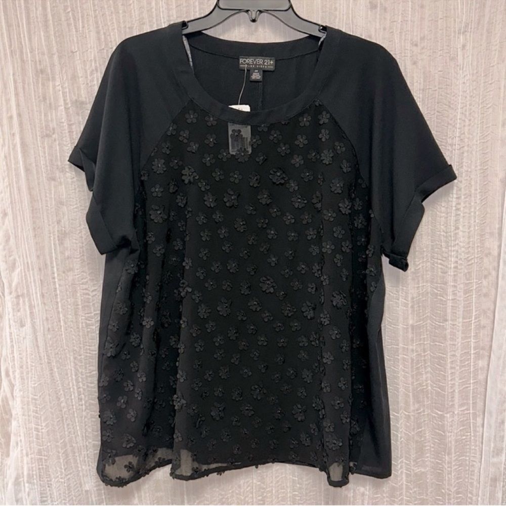 F21+ 2X Black Crewneck Short Sleeve Patch Floral Embroidered Front Sheer Top